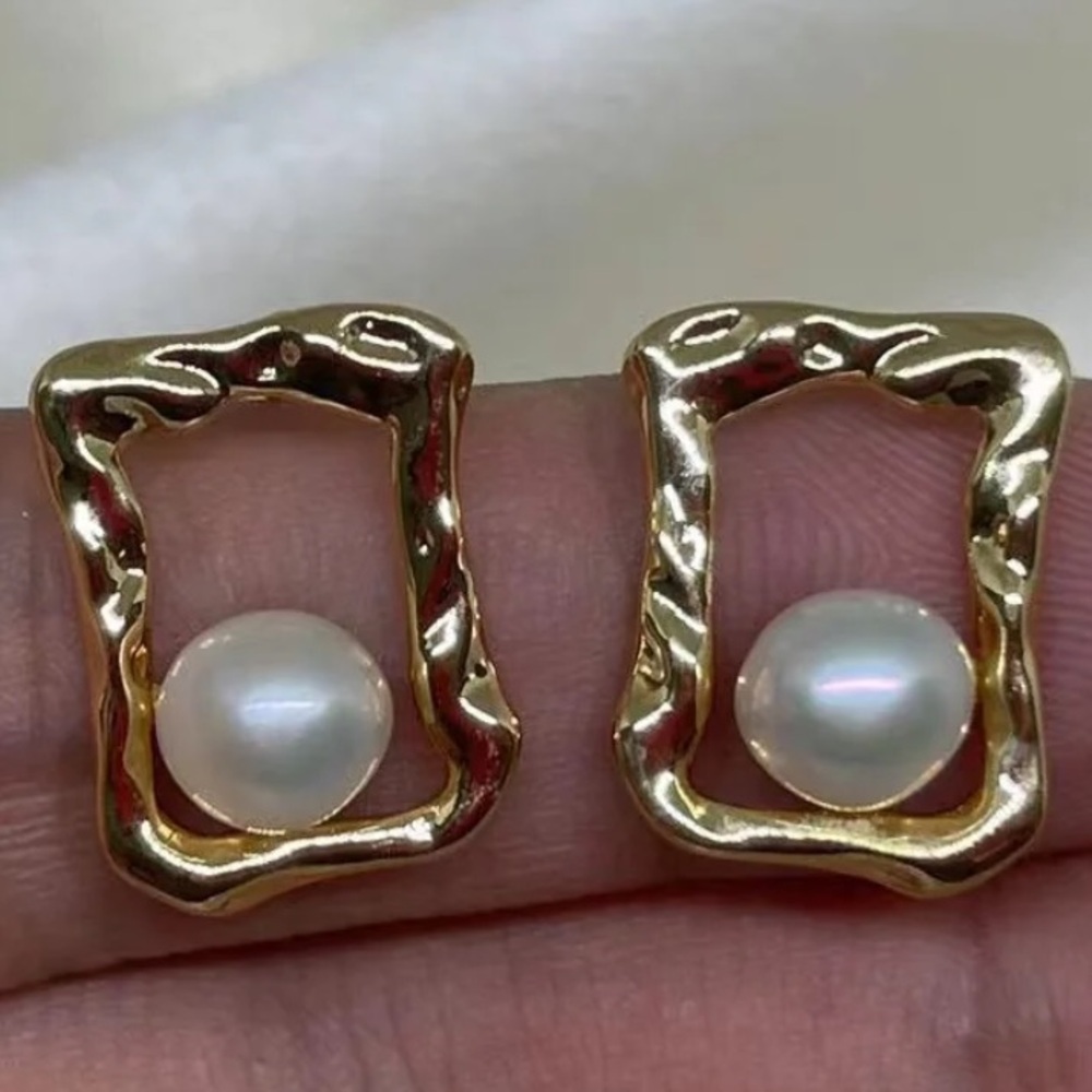 Genuine Fresh Water Pearl Pink Luster Earrings Elegant Gold Frame Earrings - Picture 7 of 8